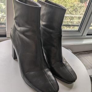 Block Heel Black Zipper Boots